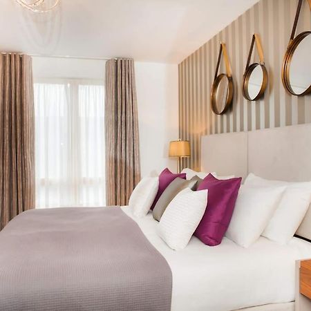 Stylish And Central Two Bedroom & Two Bathroom Apartment With Free Parking מראה חיצוני תמונה