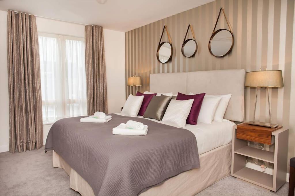 Stylish And Central Two Bedroom & Two Bathroom Apartment With Free Parking מראה חיצוני תמונה