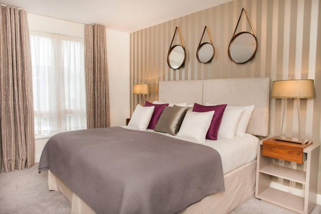 Stylish And Central Two Bedroom & Two Bathroom Apartment With Free Parking מראה חיצוני תמונה