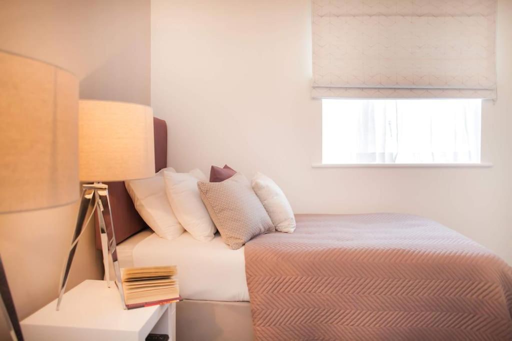 Stylish And Central Two Bedroom & Two Bathroom Apartment With Free Parking מראה חיצוני תמונה