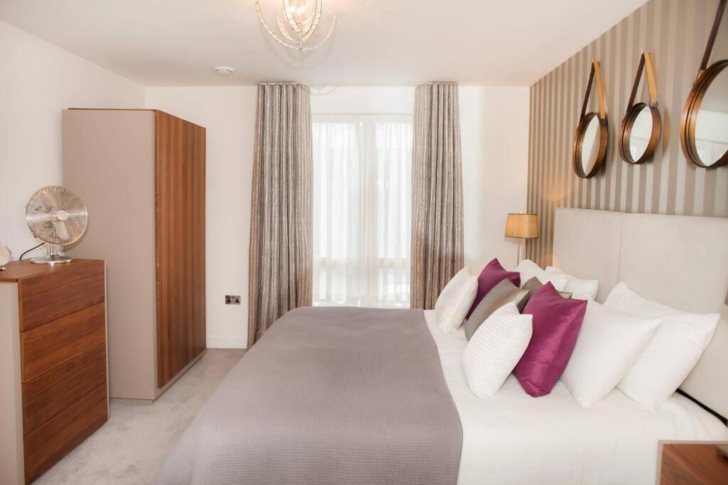 Stylish And Central Two Bedroom & Two Bathroom Apartment With Free Parking מראה חיצוני תמונה