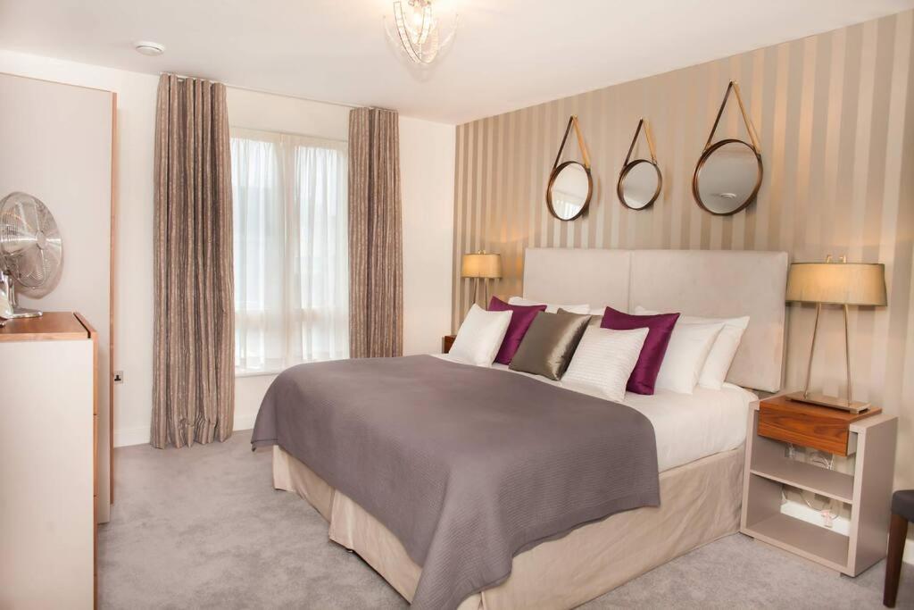 Stylish And Central Two Bedroom & Two Bathroom Apartment With Free Parking מראה חיצוני תמונה